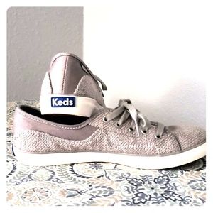 5.5 gray Keds